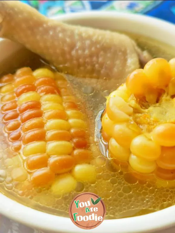 Stewed stone olive chicken soup with glutinous corn