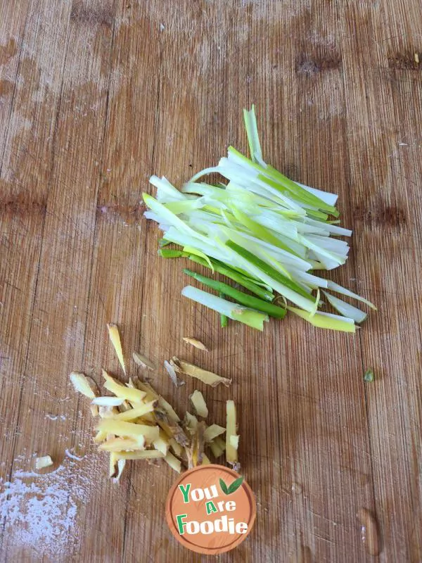 Hot and Sour Shredded Tripe Soup