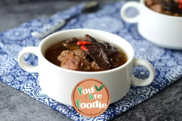 Boletus backbone soup