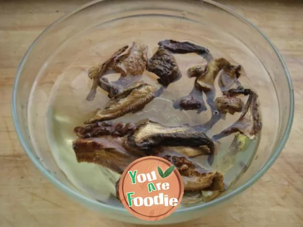 Boletus backbone soup