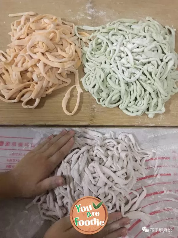 Tricolor handmade noodles