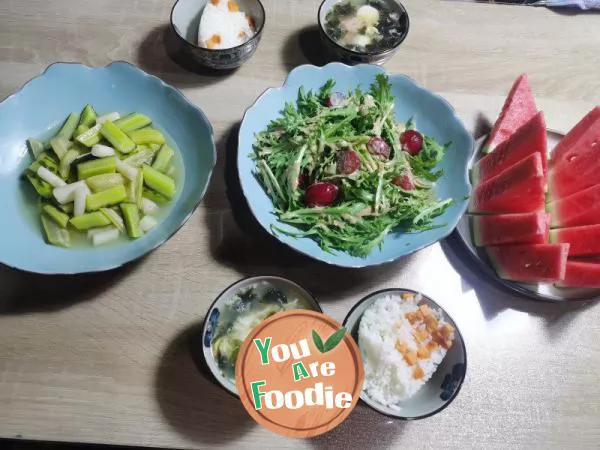 Stir fried cucumber with lotus root strips