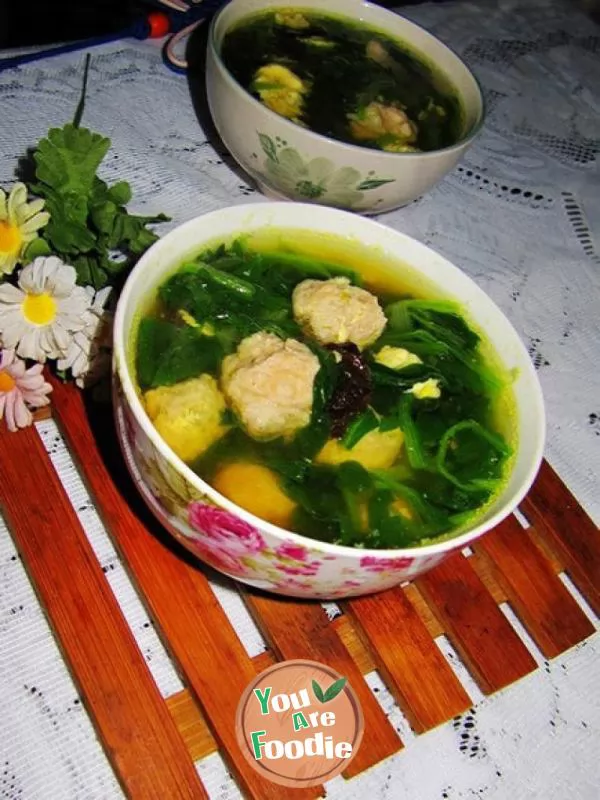 Spinach meatball soup