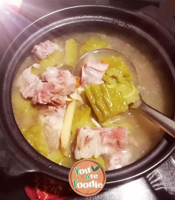 Bitter-Melon-and-Spareribs-Soup