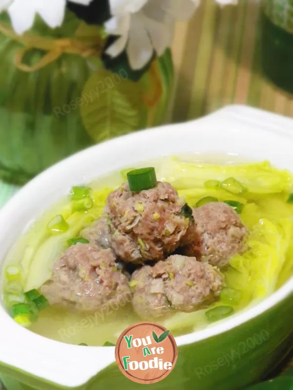 Pork-balls-with-chives-and-cabbage