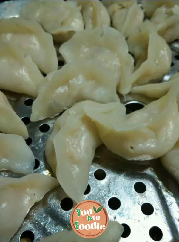 Steamed-dumplings-with-crystal