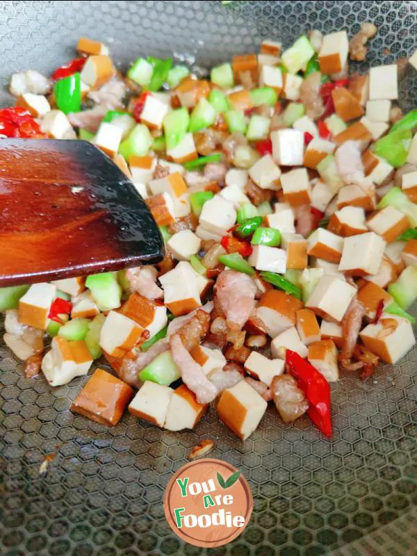 Fried towel gourd with dried beans