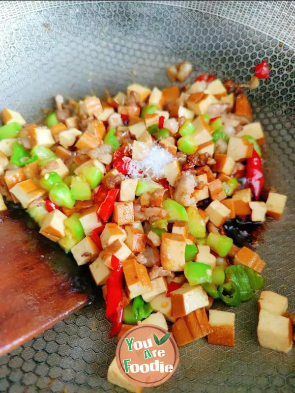 Fried towel gourd with dried beans