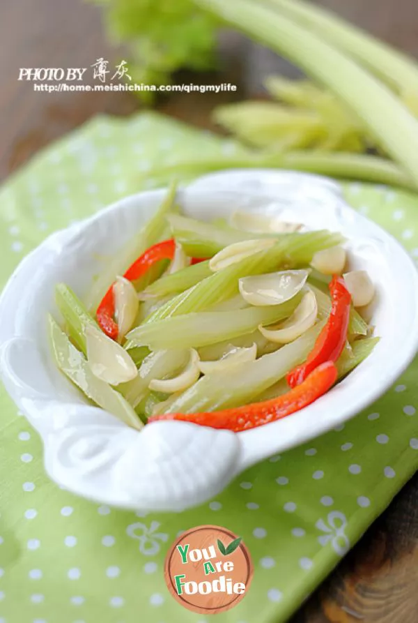 [celery-and-Lily]---crisp,-tender-and-fragrant-diet-and-health-preserving-vegetarian-food