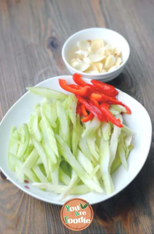 [celery and Lily] - crisp, tender and fragrant diet and health preserving vegetarian food