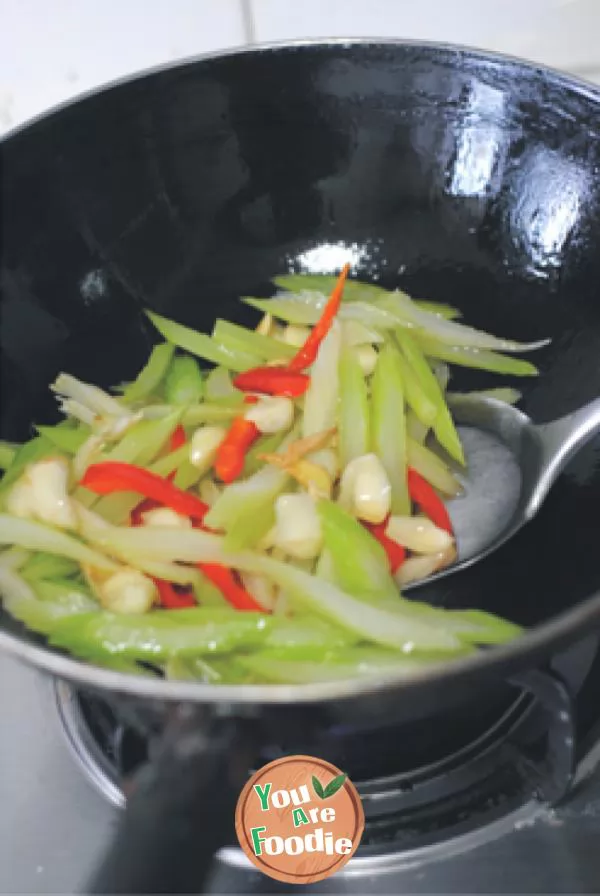 [celery and Lily] - crisp, tender and fragrant diet and health preserving vegetarian food