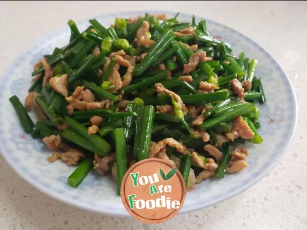 Fried shredded pork with leek moss