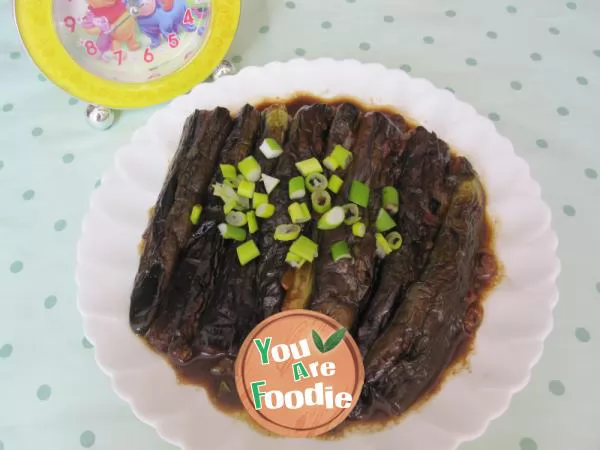 Braised eggplant with sauce