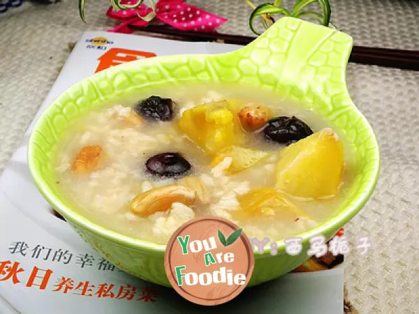 Peanut, sweet jujube and sweet potato porridge for invigorating the middle school and Qi, strengthening the spleen and stomach