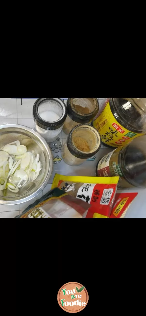 Stewed Pickled Cabbage with Pig Bone in Iron Pot