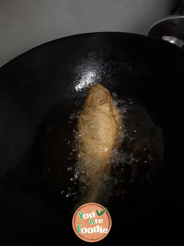 Fried yellow croaker