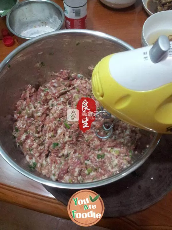 Preparation of meat stuffing with small dumplings