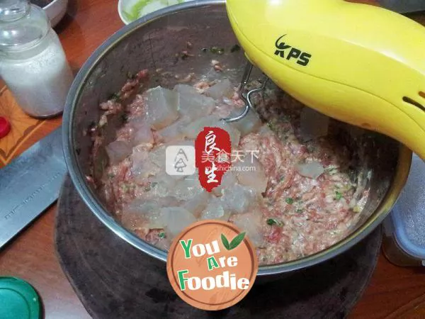 Preparation of meat stuffing with small dumplings