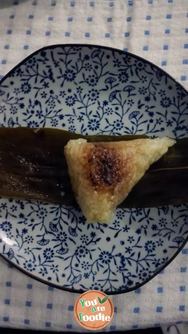 Zongzi stuffed with jujube paste