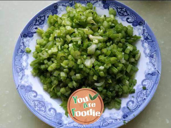 Fried meat dregs with celery