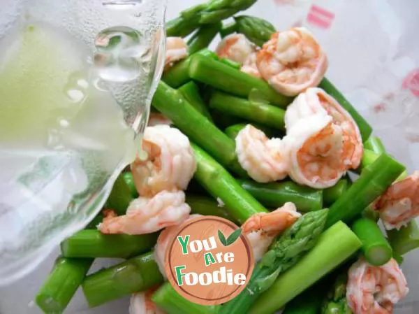 Shrimp with asparagus