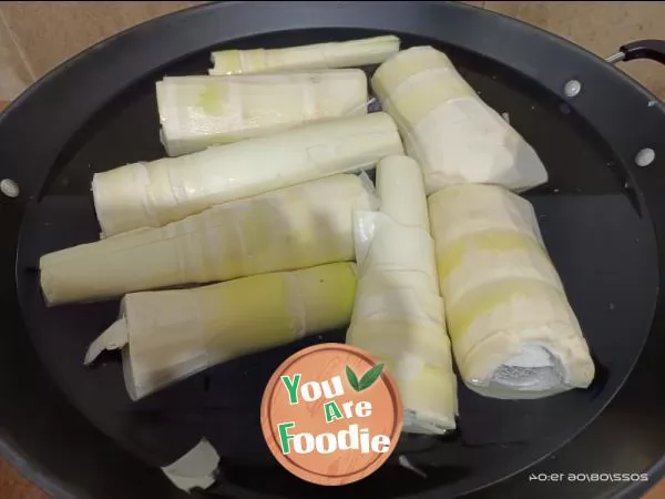 Boiled bamboo shoots