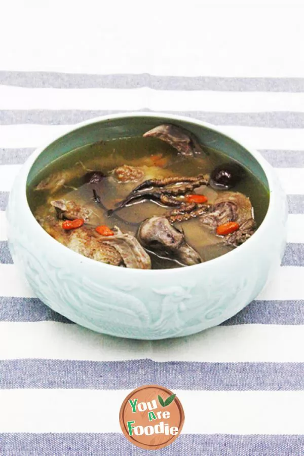 Lidong recipe, Longyan stewed pigeon with Cordyceps sinensis