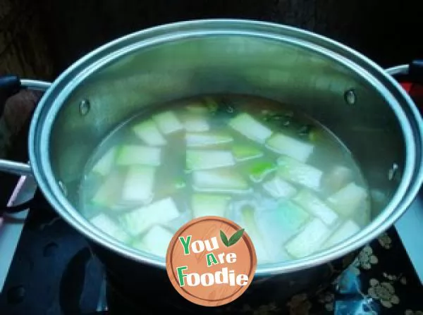 Mung bean and white gourd health soup