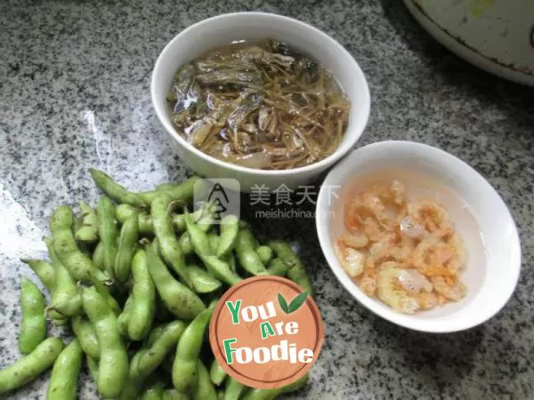 Stir fried soybeans with boiled bamboo shoots and dried vegetables