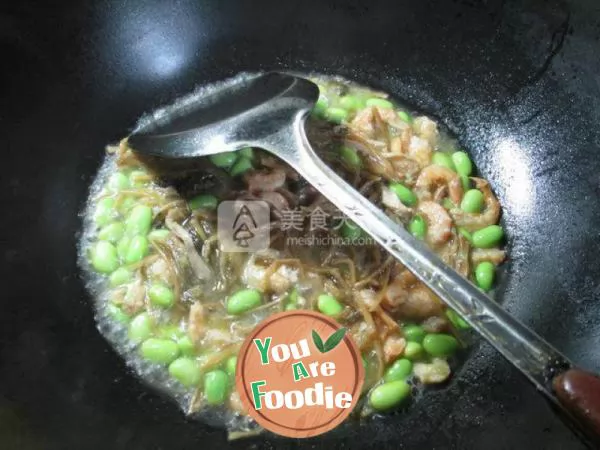 Stir fried soybeans with boiled bamboo shoots and dried vegetables