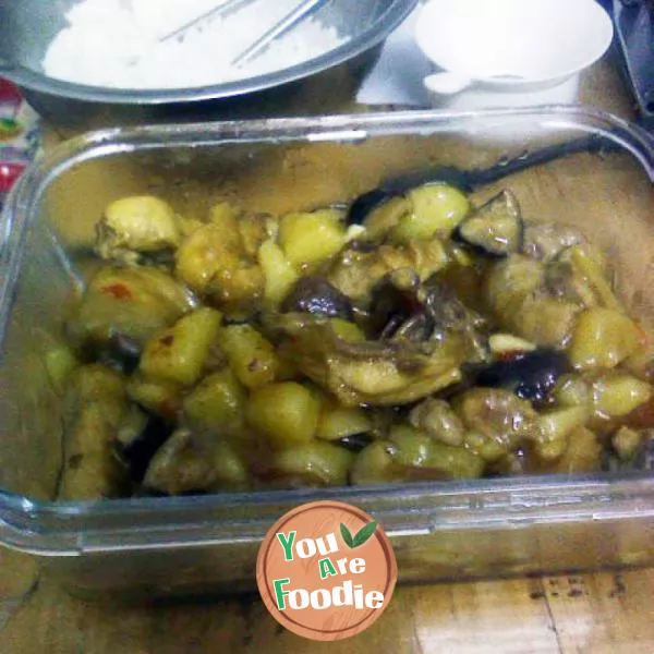 Braised chicken with potato and mushroom