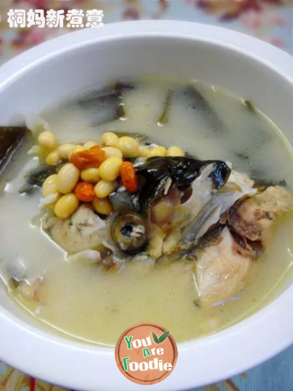 Kelp, soybean and fish head soup