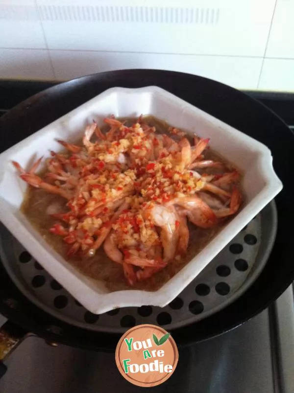 Shrimp with minced garlic and vermicelli