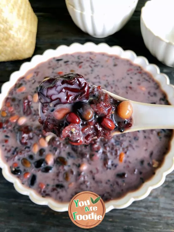 Three black and four red porridge