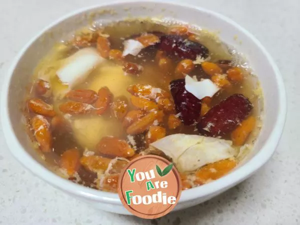 Chinese-wolfberry,-jujube-and-egg-soup