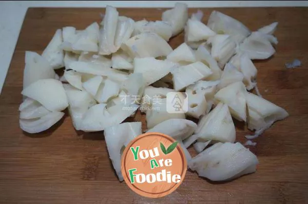 Cavity bone lotus root soup