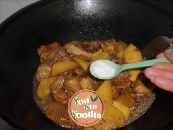 Braised chicken with potato