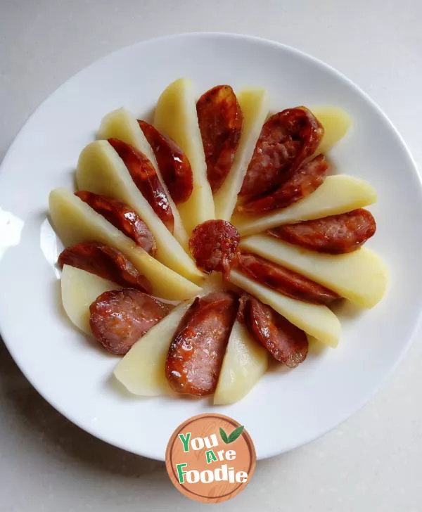 Steamed sausage with potatoes