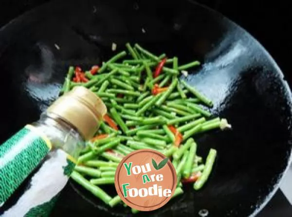 Cowpea with minced garlic and soy sauce