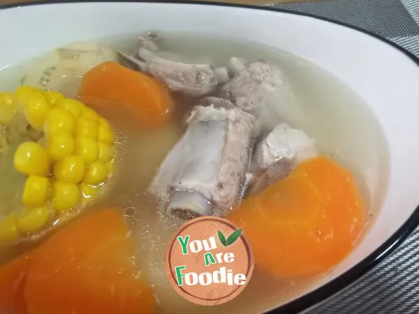 Carrot,-horseshoe,-corn-and-Spareribs-Soup