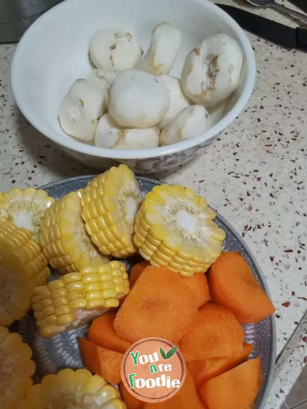 Carrot, horseshoe, corn and Spareribs Soup