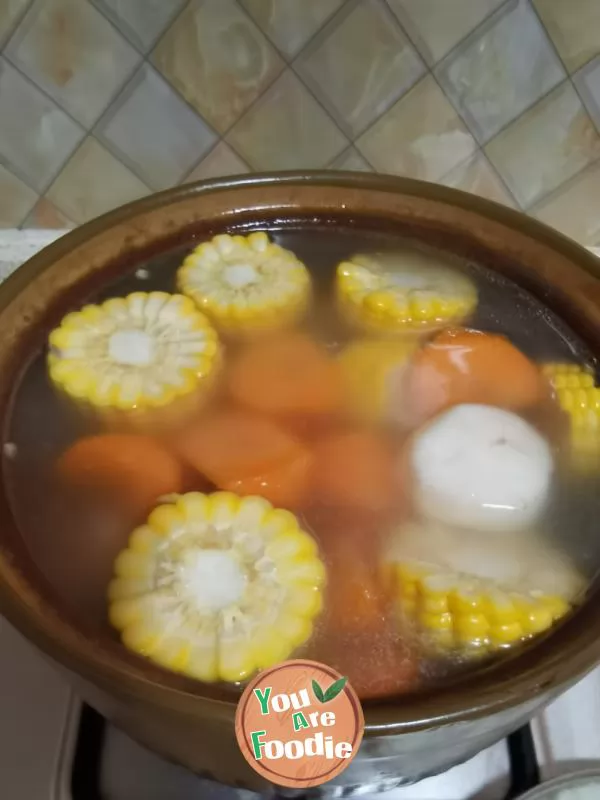 Carrot, horseshoe, corn and Spareribs Soup