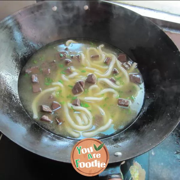 Pig blood vermicelli soup