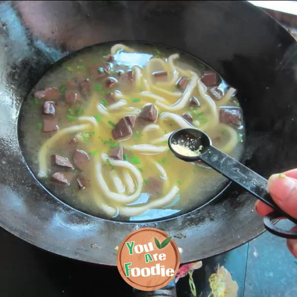 Pig blood vermicelli soup