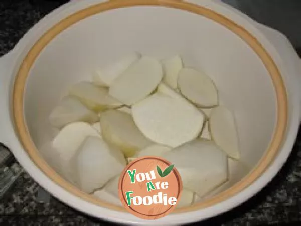 Stewed bone with radish