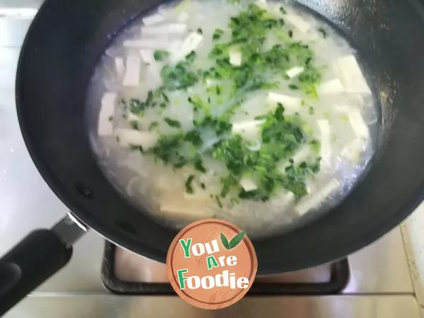 Shrimp skin, radish and tofu soup