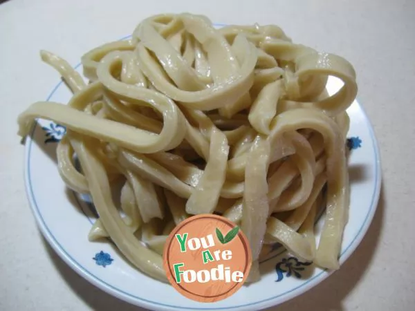 Chengdu snacks with three noodles and a bowl of sweet water