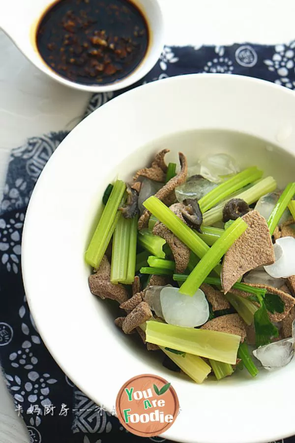 Iced pork liver and sea cucumber