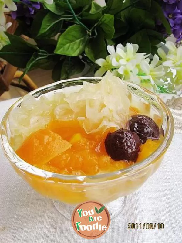 Stewed papaya with Tremella