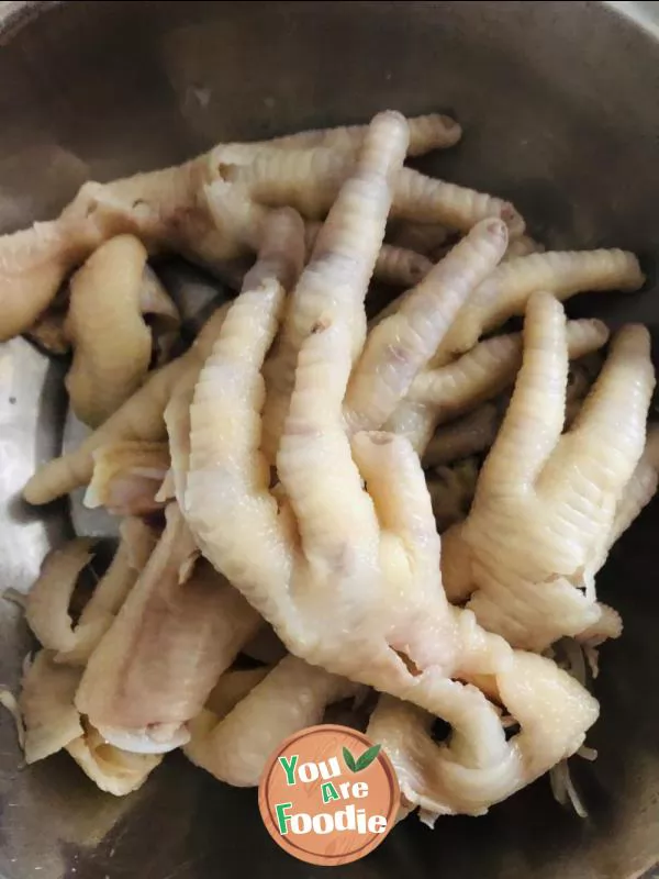 Boneless hot and sour chicken feet